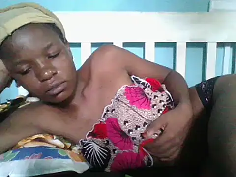 sweetchic  online show from February 25, 1:39 pm