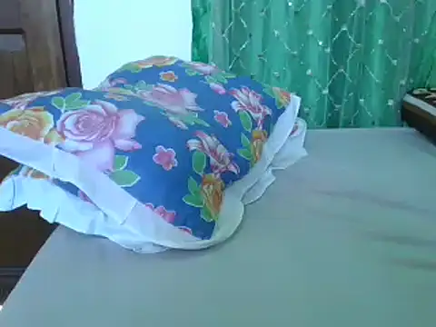 Snapshot of sweetchic_ chatting on October 26, 10:21 am sweetchic online show from October 26, 10:21 am