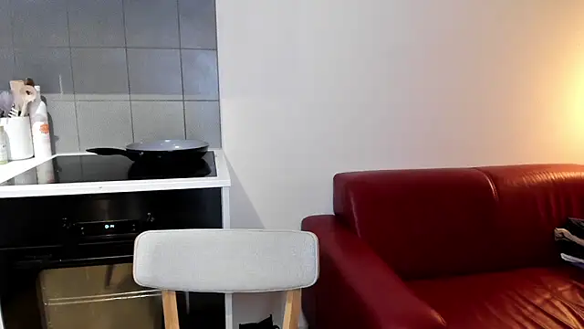 Annloveyou online show from March 26, 10:15 pm