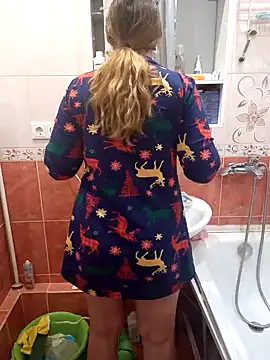 Snapshot of DienkaGreen chatting on December 14, 11:50 am DienkaGreen online show from December 14, 11:50 am