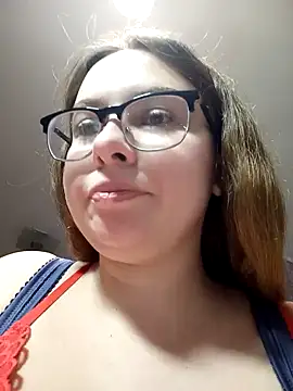 Snapshot of DienkaGreen chatting on December 20, 1:54 pm DienkaGreen online show from December 20, 1:54 pm