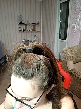 Snapshot of DienkaGreen chatting on February 25, 2:11 pm DienkaGreen online show from February 25, 2:11 pm