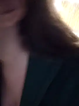 Snapshot of DienkaGreen chatting on February 27, 11:20 am DienkaGreen online show from February 27, 11:20 am