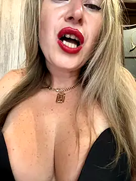 Snapshot of Kittenforyou chatting on October 17, 11:24 am Kittenforyou online show from October 17, 11:24 am