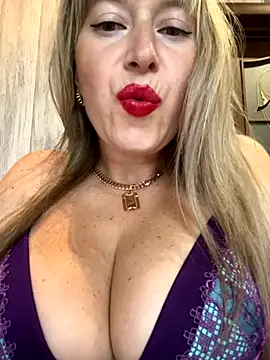 Snapshot of Kittenforyou chatting on October 23, 11:31 am Kittenforyou online show from October 23, 11:31 am