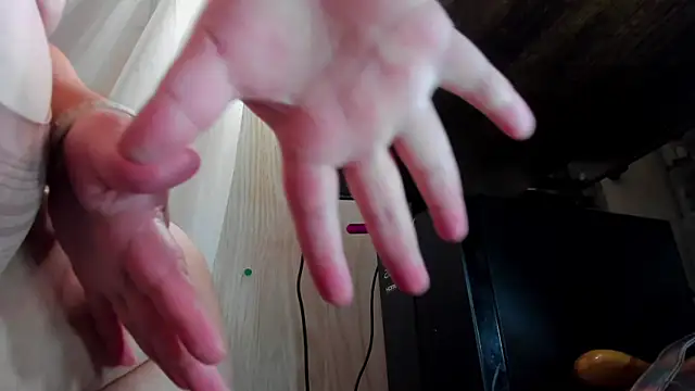 Snapshot of danidollxxx chatting on January 16, 3:23 am danidollxxx online show from January 16, 3:23 am