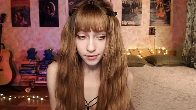Snapshot of Friendly_Ellie chatting on December 10, 11:51 pm Friendly Ellie online show from December 10, 11:51 pm