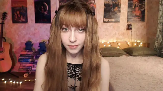 Snapshot of Friendly_Ellie chatting on December 16, 12:15 am Friendly Ellie online show from December 16, 12:15 am