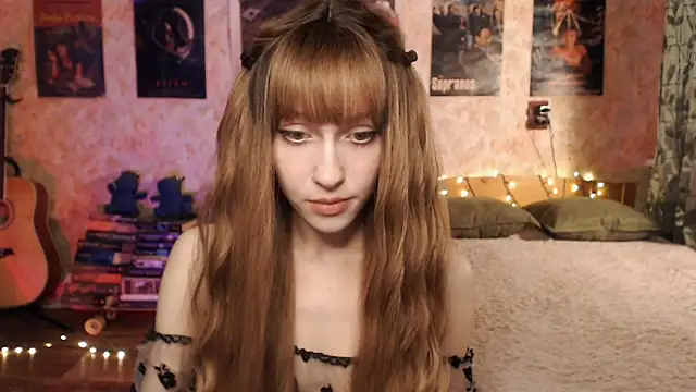 Snapshot of Friendly_Ellie chatting on December 25, 12:16 am Friendly Ellie online show from December 25, 12:16 am
