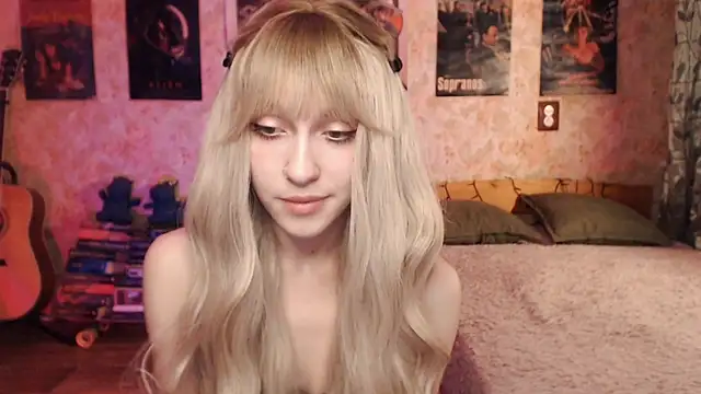 Snapshot of Friendly_Ellie chatting on March 2, 11:20 pm Friendly Ellie online show from March 2, 11:20 pm