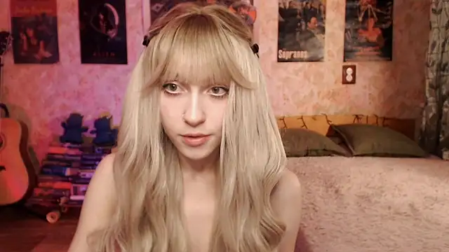 Snapshot of Friendly_Ellie chatting on March 5, 11:16 pm Friendly Ellie online show from March 5, 11:16 pm