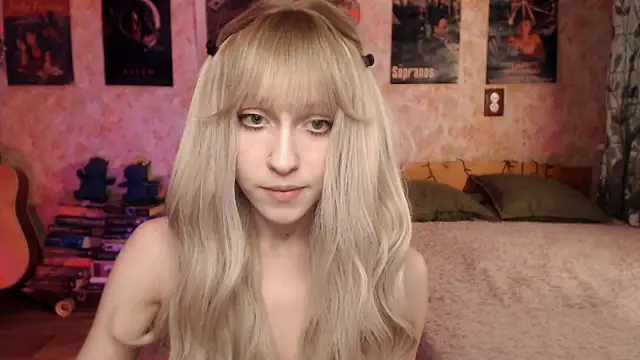 Snapshot of Friendly_Ellie chatting on March 17, 12:14 pm Friendly Ellie online show from March 17, 12:14 pm