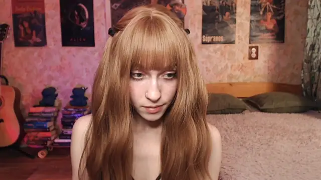 Snapshot of Friendly_Ellie chatting on November 28, 10:18 am Friendly Ellie online show from November 28, 10:18 am