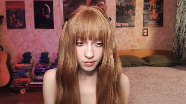 Snapshot of Friendly_Ellie chatting on December 2, 11:23 pm Friendly Ellie online show from December 2, 11:23 pm