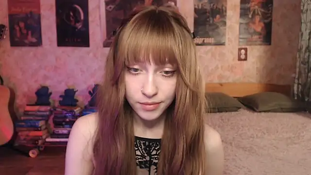 Friendly Ellie online show from April 5, 11:24 pm