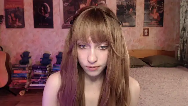 Friendly Ellie online show from April 25, 1:30 am