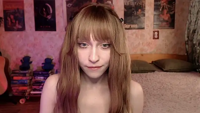 Friendly Ellie online show from May 13, 11:22 pm