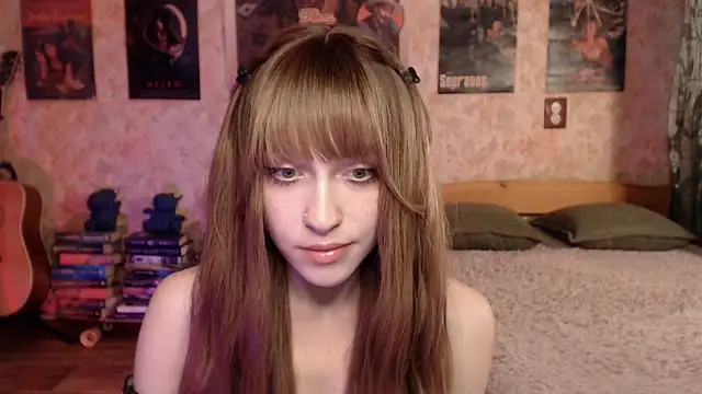 Friendly Ellie online show from June 4, 11:22 pm