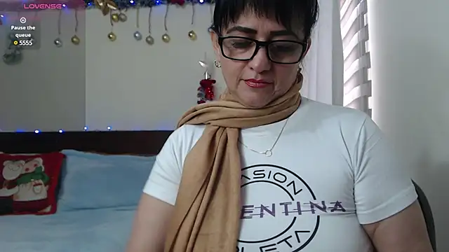 ISABEEL SOFIA01 online show from January 4, 5:37 pm