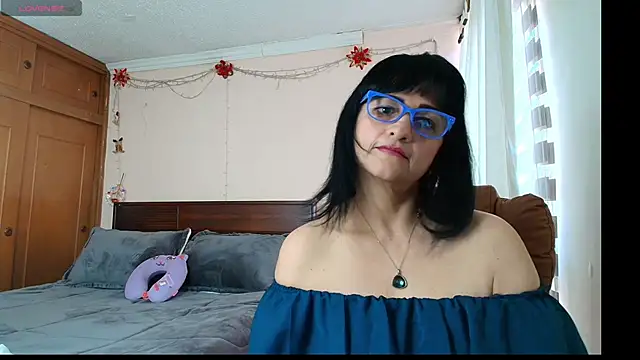 Snapshot of ISABEEL_SOFIA01 chatting on April 22, 5:14 pm ISABEEL SOFIA01 online show from April 22, 5:14 pm