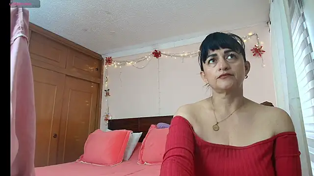 Snapshot of ISABEEL_SOFIA01 chatting on May 22, 1:39 pm ISABEEL SOFIA01 online show from May 22, 1:39 pm