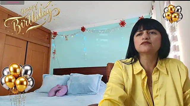 Snapshot of ISABEEL_SOFIA01 chatting on June 3, 7:19 pm ISABEEL SOFIA01 online show from June 3, 7:19 pm