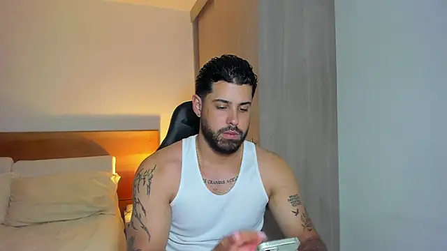 Justyn Torres online show from January 8, 1:42 am