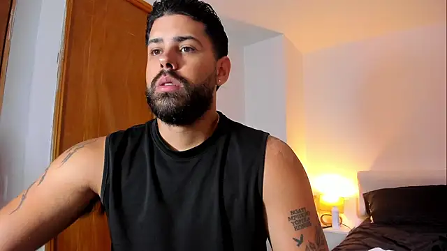 Snapshot of Justyn_Torres chatting on March 18, 3:15 pm Justyn Torres online show from March 18, 3:15 pm