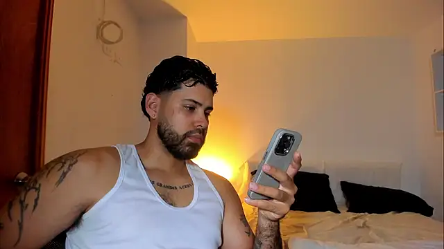 Snapshot of Justyn_Torres chatting on March 24, 12:54 pm Justyn Torres online show from March 24, 12:54 pm