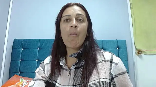 valentinaricothx online show from February 12, 7:35 pm