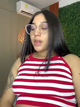 Snapshot of Amandanauty chatting on February 27, 12:32 am Amandanauty online show from February 27, 12:32 am