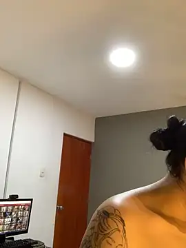 Amandanauty online show from November 5, 7:14 pm