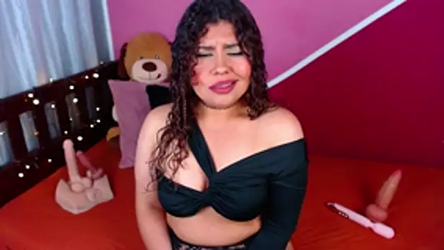 Snapshot of Queenamazon1 chatting on March 30, 5:52 am Queenamazon1 online show from March 30, 5:52 am