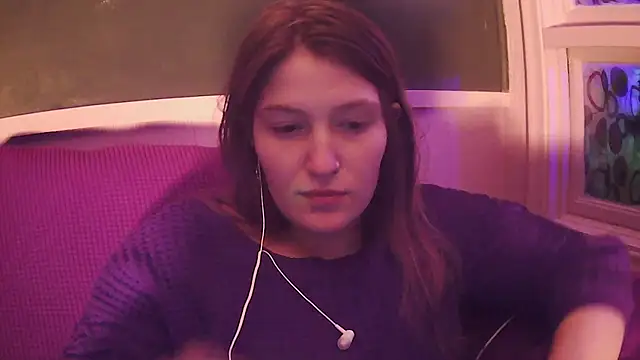 Snapshot of Angelk43 chatting on December 15, 6:28 am Angelk43 online show from December 15, 6:28 am