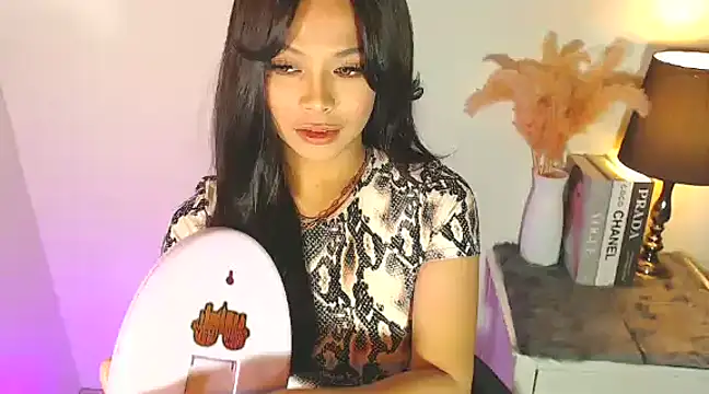 MajesticKitana online show from March 14, 4:21 am