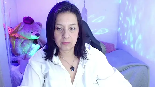 Snapshot of camilalatti chatting on April 23, 12:34 am camilalatti online show from April 23, 12:34 am