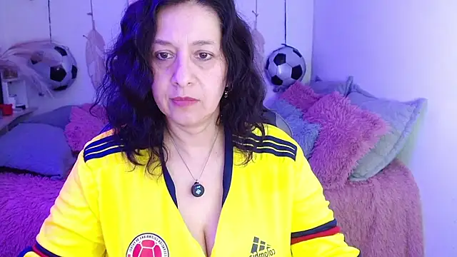 Snapshot of camilalatti chatting on June 21, 12:35 am camilalatti online show from June 21, 12:35 am