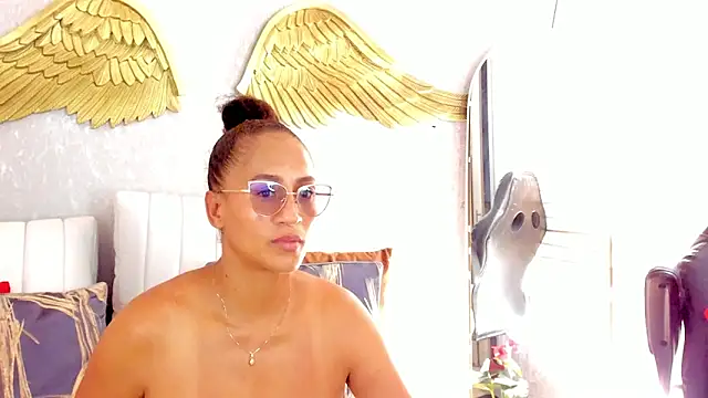 EmmaFerrary online show from February 17, 7:20 pm