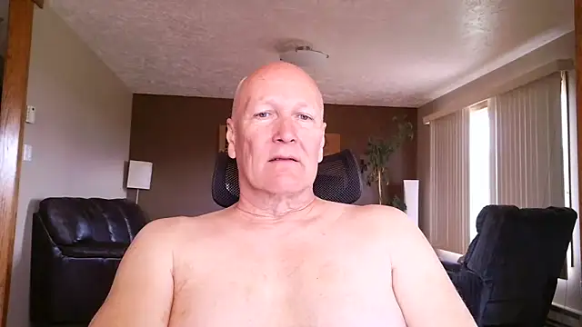 Snapshot of BasicAnt chatting on May 4, 5:20 pm BasicAnt online show from May 4, 5:20 pm