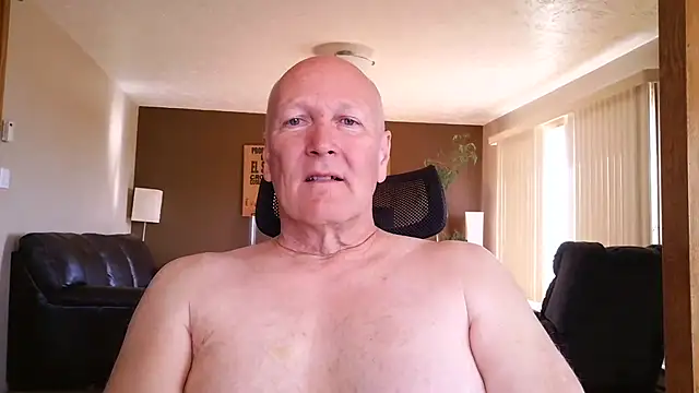 Snapshot of BasicAnt chatting on May 9, 2:44 pm BasicAnt online show from May 9, 2:44 pm