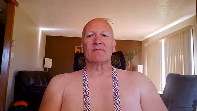 Snapshot of BasicAnt chatting on June 8, 3:01 pm BasicAnt online show from June 8, 3:01 pm