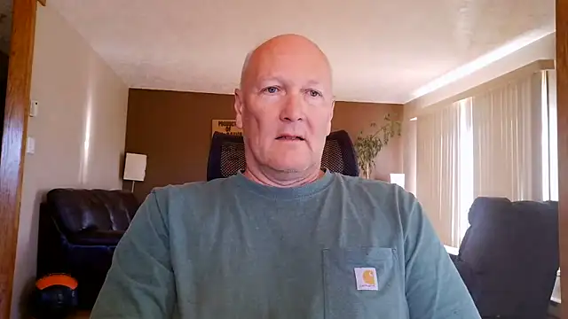 Snapshot of BasicAnt chatting on June 10, 2:05 pm BasicAnt online show from June 10, 2:05 pm