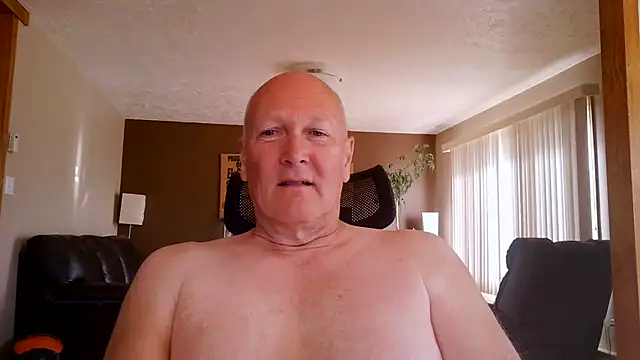 Snapshot of BasicAnt chatting on June 14, 2:08 pm BasicAnt online show from June 14, 2:08 pm