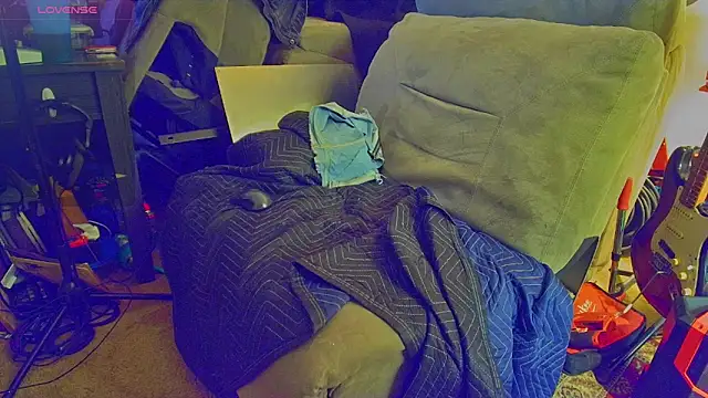 DoMeDoggyDiana online show from March 26, 7:47 am