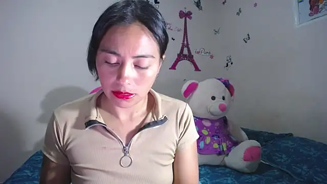 Snapshot of hanna_girl21 chatting on April 11, 1:43 am hanna girl21 online show from April 11, 1:43 am