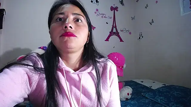 Snapshot of hanna_girl21 chatting on April 15, 1:56 am hanna girl21 online show from April 15, 1:56 am