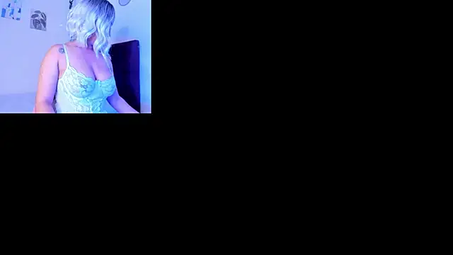 Snapshot of Athompzon chatting on October 1, 7:20 pm Athompzon online show from October 1, 7:20 pm