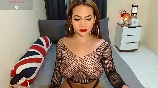 QueenVersa online show from December 3, 11:02 pm