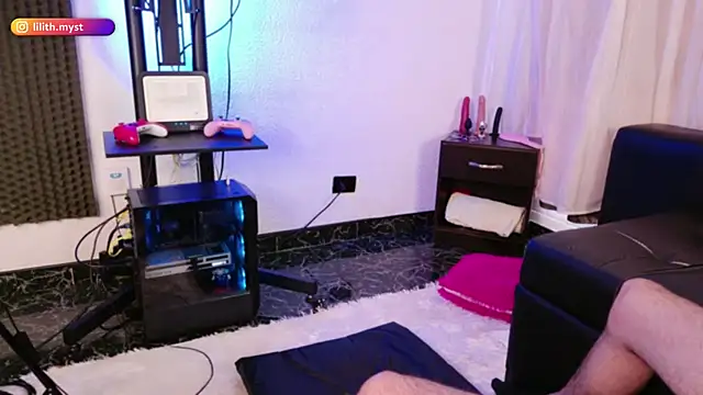 lilithandpaul online show from July 10, 7:05 pm
