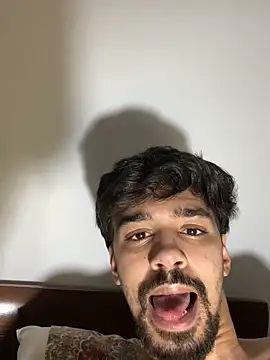 Snapshot of Hermanooooooo chatting on February 23, 6:22 am Hermanooooooo online show from February 23, 6:22 am